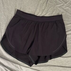 Lululemon find your pace black shorts